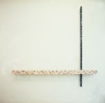 Double one, 1997, (Holz, Lack, Silikon, Pigment, Glas), 245 x 4 x 4 cm und 11 x 245 x 11 cm